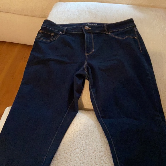 Dark blue hi-rise maurices skinny jeans 16w - Picture 2 of 3